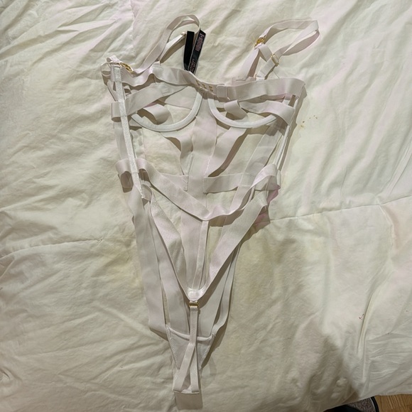 Bathing suit - Picture 2 of 4